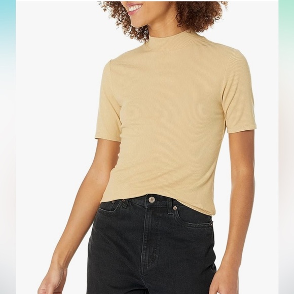 NWT Short Sleeve Mock Neck Ribbed T-Shirt - Picture 1 of 3